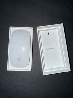 Apple Magic Mouse 2 Wireless Mouse - Silver (MLA02LL/A) With Box .